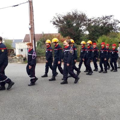 Arrivée des pompiers au monument aux morts