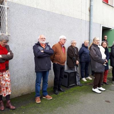 Quelques choristes d'Epichœur participent en chantant la Marseillaise