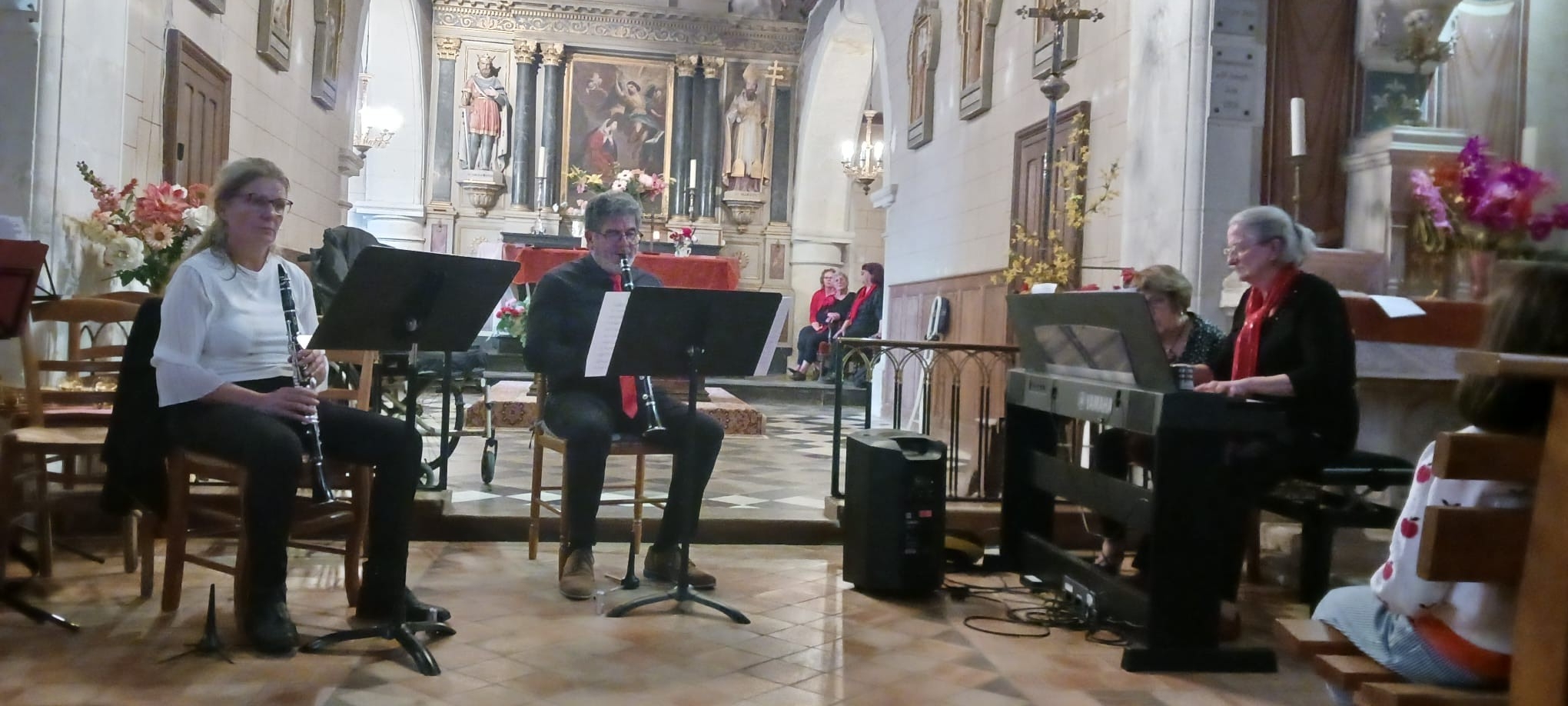 Les musiciens jouent 